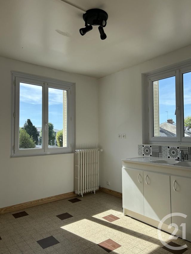 Appartement à louer - 4 pièces - 83,75 m2 - Avon - 77 - ILE-DE-FRANCE