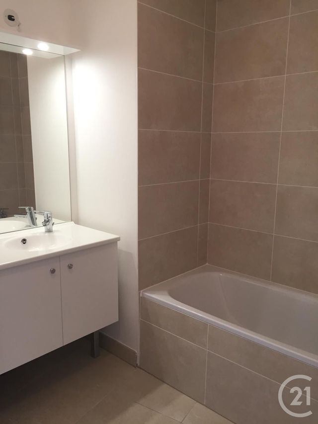 Appartement F4 &agrave; vendre - 4 pi&egrave;ces - 79,48 m2 - Fontainebleau - 77 - ILE-DE-FRANCE