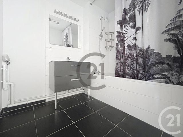 Appartement T3 &agrave; vendre - 3 pi&egrave;ces - 76,20 m2 - Fontainebleau - 77 - ILE-DE-FRANCE