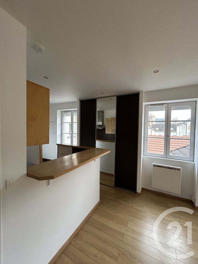 Appartement Studio &agrave; louer - 1 pi&egrave;ce - 27,57 m2 - Fontainebleau - 77 - ILE-DE-FRANCE