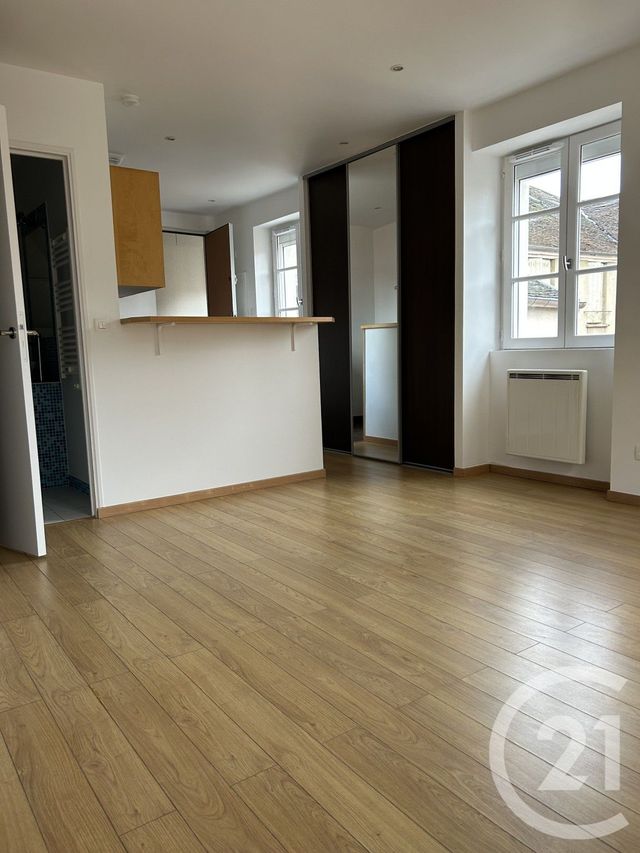Appartement Studio &agrave; louer - 1 pi&egrave;ce - 27,57 m2 - Fontainebleau - 77 - ILE-DE-FRANCE