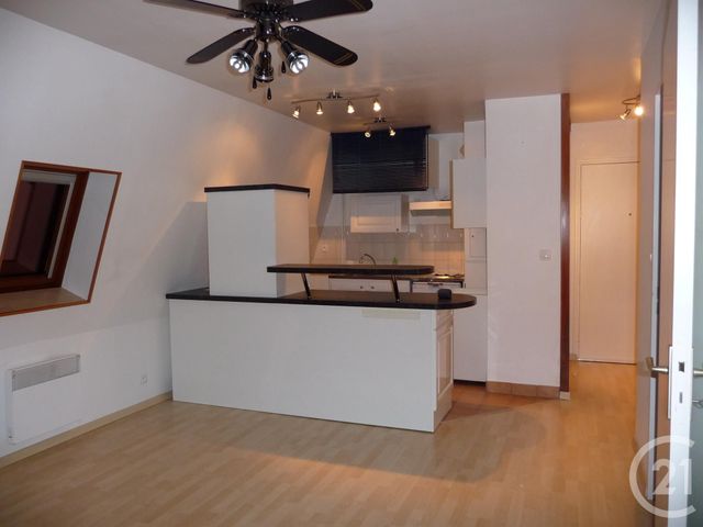 Appartement à louer - 2 pièces - 36,76 m2 - Fontainebleau - 77 - ILE-DE-FRANCE