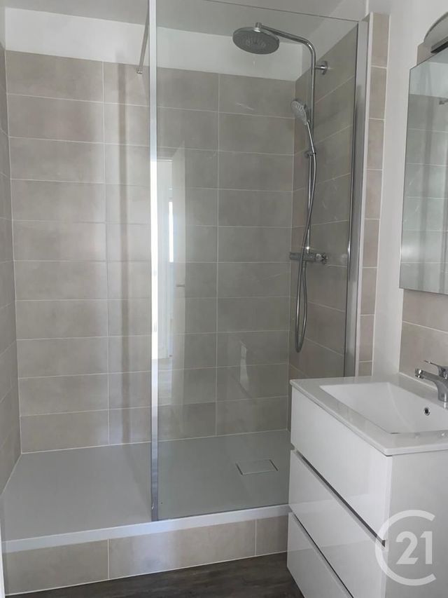 Appartement à vendre - 2 pièces - 41,74 m2 - Fontainebleau - 77 - ILE-DE-FRANCE