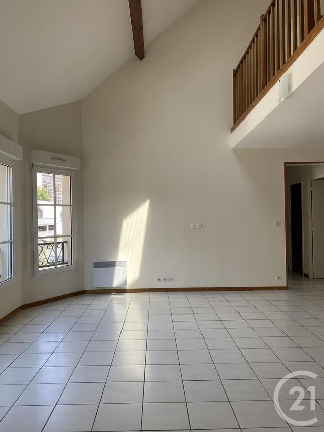 Afficher la photo en grand Appartement Duplex à louer - 4 pièces - 102,08 m2 - Avon - 77 - ILE-DE-FRANCE