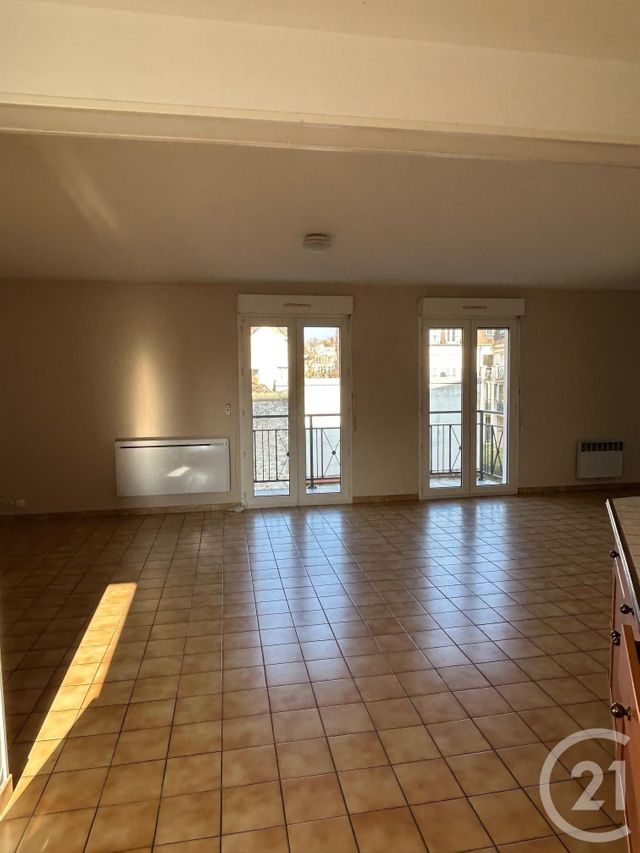 Afficher la photo en grand Appartement à louer - 3 pièces - 66,89 m2 - Avon - 77 - ILE-DE-FRANCE