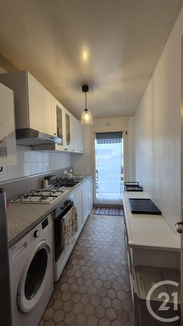 Appartement T3 à louer - 3 pièces - 60,86 m2 - Avon - 77 - ILE-DE-FRANCE