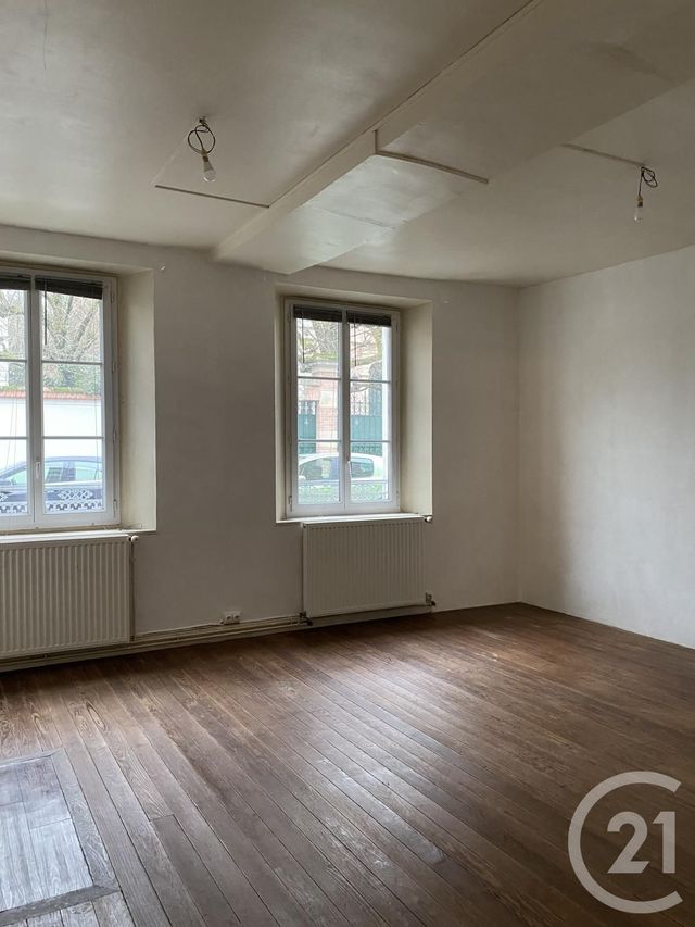 Afficher la photo en grand Appartement à louer - 2 pièces - 56,05 m2 - Fontainebleau - 77 - ILE-DE-FRANCE