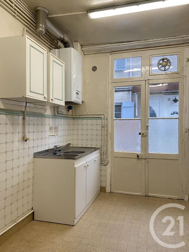 Afficher la photo en grand Appartement à louer - 2 pièces - 56,05 m2 - Fontainebleau - 77 - ILE-DE-FRANCE