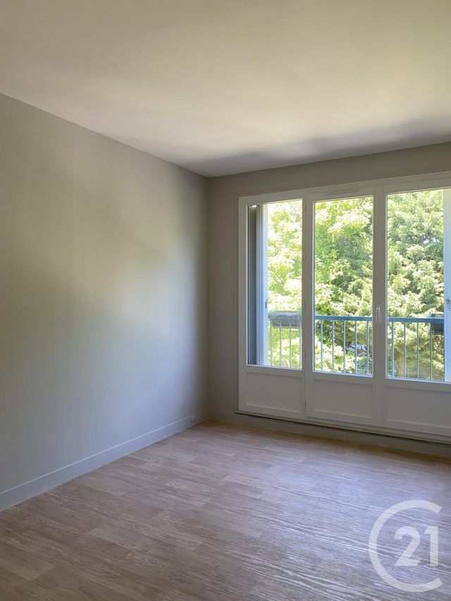 Afficher la photo en grand Appartement à louer - 5 pièces - 85,39 m2 - Avon - 77 - ILE-DE-FRANCE