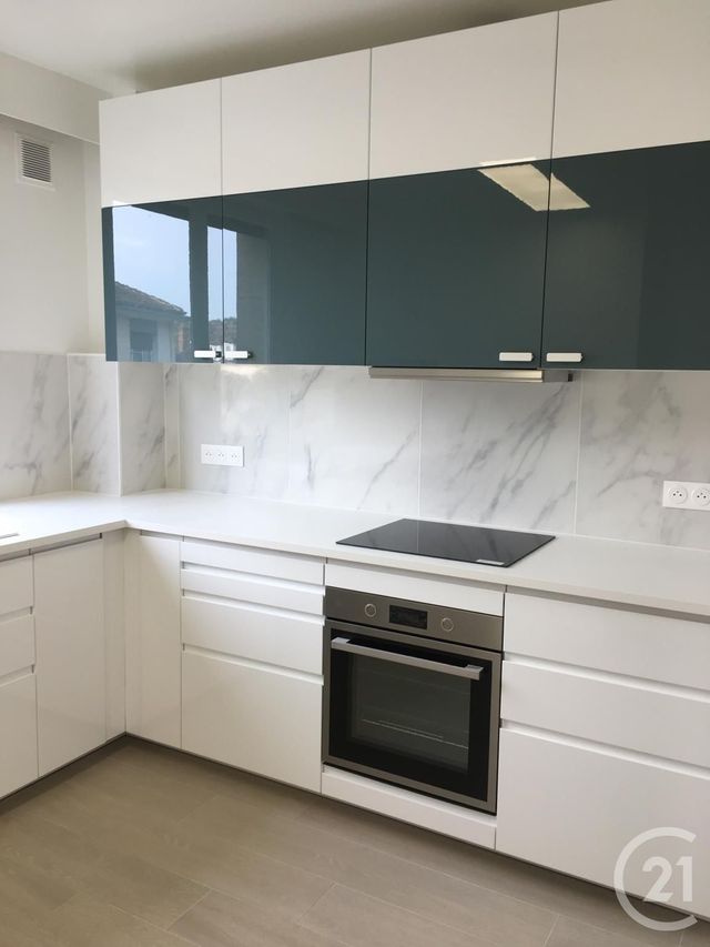 Appartement à louer - 4 pièces - 92,14 m2 - Fontainebleau - 77 - ILE-DE-FRANCE