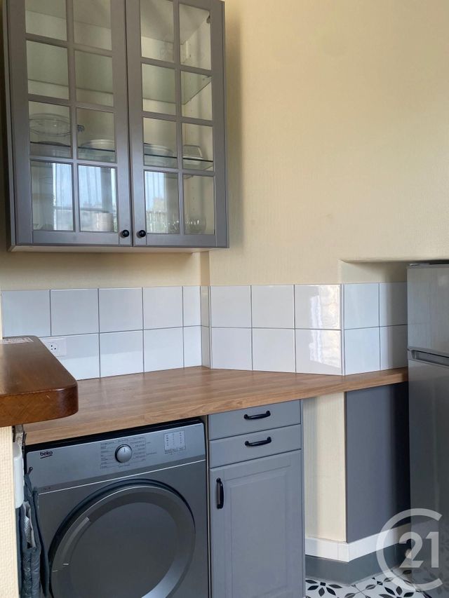 Appartement à louer - 3 pièces - 51,86 m2 - Fontainebleau - 77 - ILE-DE-FRANCE