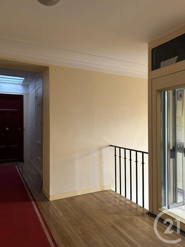 Afficher la photo en grand Appartement F4 à louer - 5 pièces - 97,52 m2 - Fontainebleau - 77 - ILE-DE-FRANCE