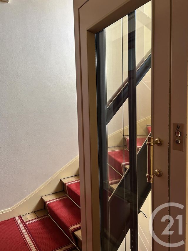 Afficher la photo en grand Appartement F4 à louer - 5 pièces - 97,52 m2 - Fontainebleau - 77 - ILE-DE-FRANCE