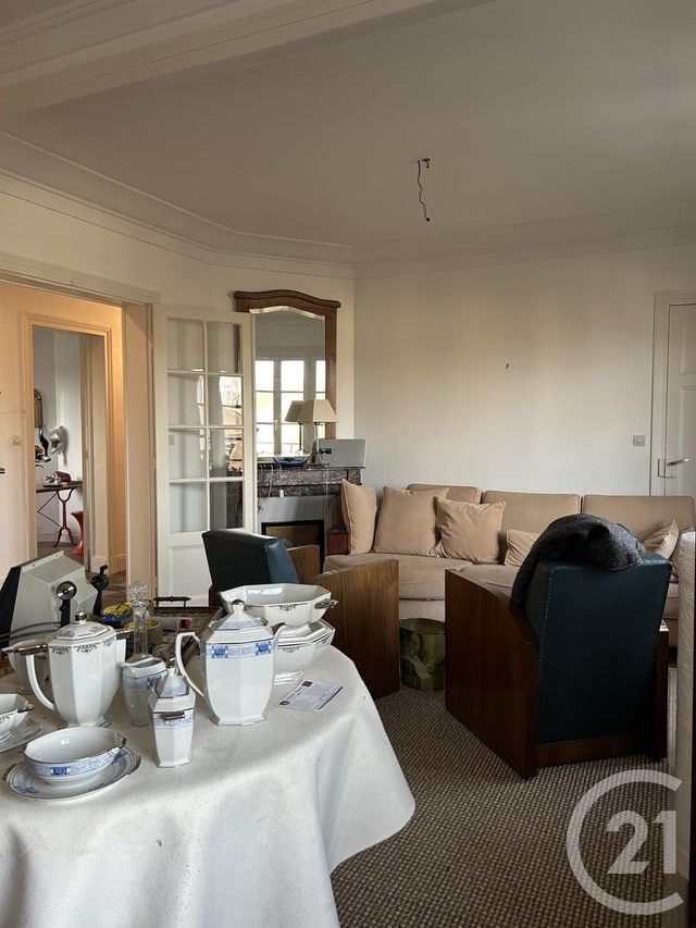 Afficher la photo en grand Appartement F4 à louer - 5 pièces - 97,52 m2 - Fontainebleau - 77 - ILE-DE-FRANCE