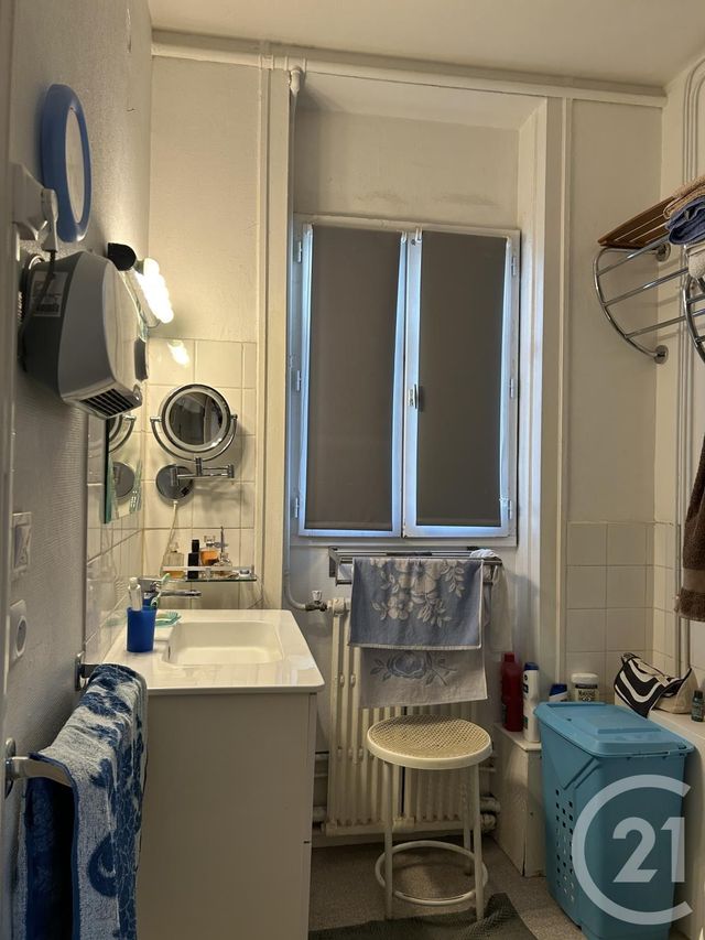 Afficher la photo en grand Appartement F4 à louer - 5 pièces - 97,52 m2 - Fontainebleau - 77 - ILE-DE-FRANCE