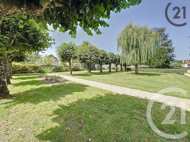 Afficher la photo en grand Appartement à vendre - 5 pièces - 74,79 m2 - Fontainebleau - 77 - ILE-DE-FRANCE