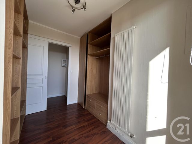 Afficher la photo en grand Appartement à vendre - 5 pièces - 74,79 m2 - Fontainebleau - 77 - ILE-DE-FRANCE