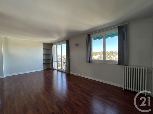 Afficher la photo en grand Appartement à vendre - 5 pièces - 74,79 m2 - Fontainebleau - 77 - ILE-DE-FRANCE