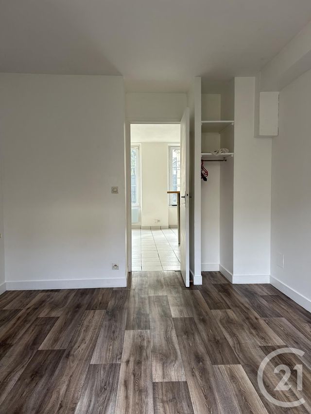 Appartement &agrave; louer - 2 pi&egrave;ces - 32,67 m2 - Fontainebleau - 77 - ILE-DE-FRANCE