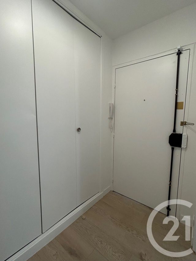 Afficher la photo en grand Appartement F1 à louer - 1 pièce - 31,66 m2 - Avon - 77 - ILE-DE-FRANCE