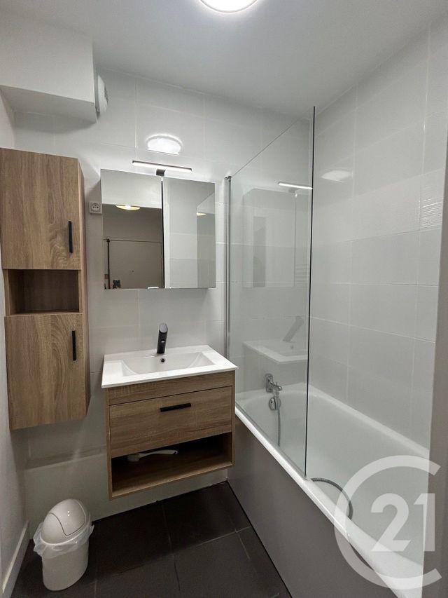 Afficher la photo en grand Appartement F1 à louer - 1 pièce - 31,66 m2 - Avon - 77 - ILE-DE-FRANCE