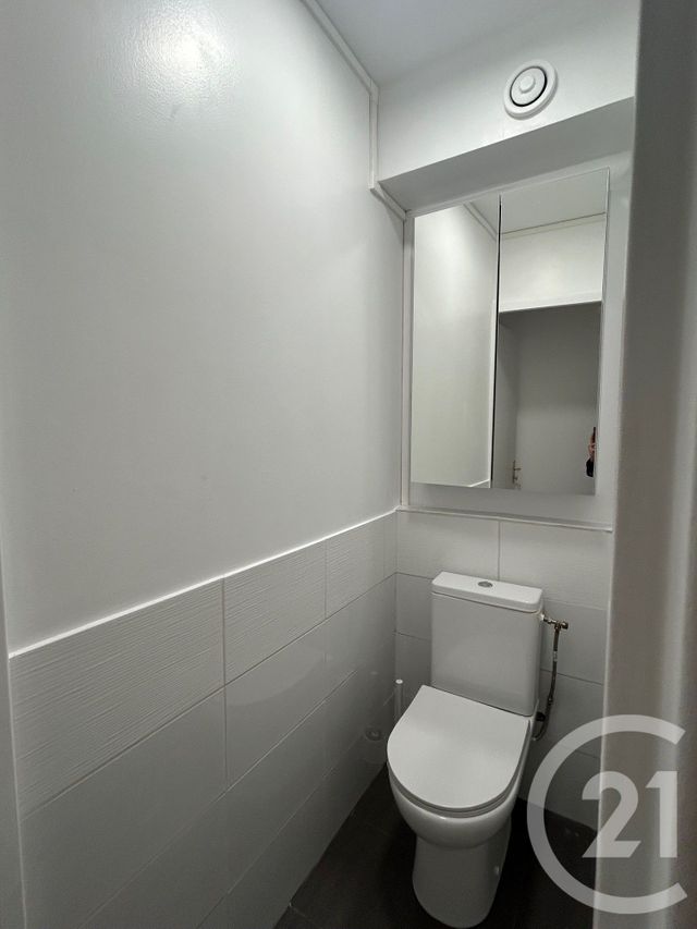 Afficher la photo en grand Appartement F1 à louer - 1 pièce - 31,66 m2 - Avon - 77 - ILE-DE-FRANCE