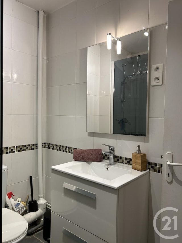 Maison à louer - 3 pièces - 42,50 m2 - Fontainebleau - 77 - ILE-DE-FRANCE