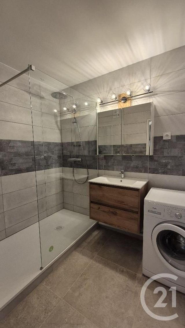 Appartement T2 à louer - 2 pièces - 49,60 m2 - Fontainebleau - 77 - ILE-DE-FRANCE