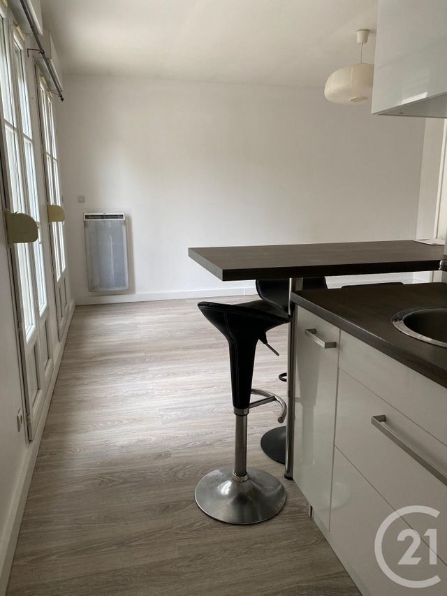 Appartement Studio à louer - 1 pièce - 26 m2 - Avon - 77 - ILE-DE-FRANCE