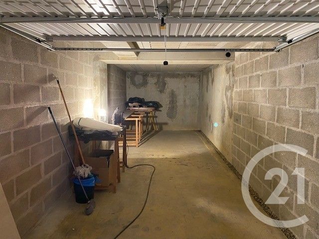 Parking à louer - 21 m2 - Fontainebleau - 77 - ILE-DE-FRANCE