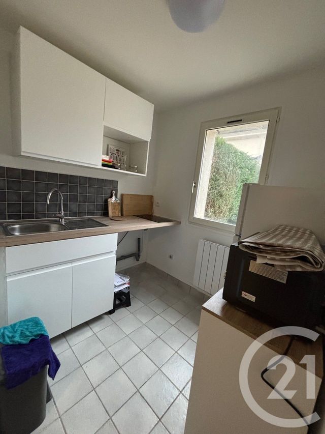 Appartement &agrave; louer - 2 pi&egrave;ces - 38,66 m2 - Fontainebleau - 77 - ILE-DE-FRANCE