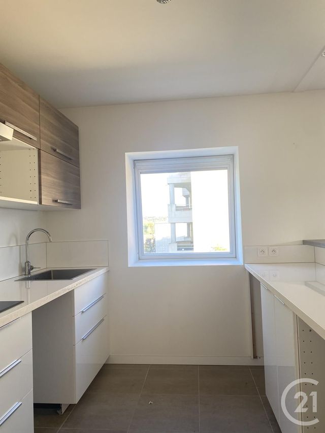 Appartement &agrave; louer - 3 pi&egrave;ces - 63,86 m2 - Avon - 77 - ILE-DE-FRANCE