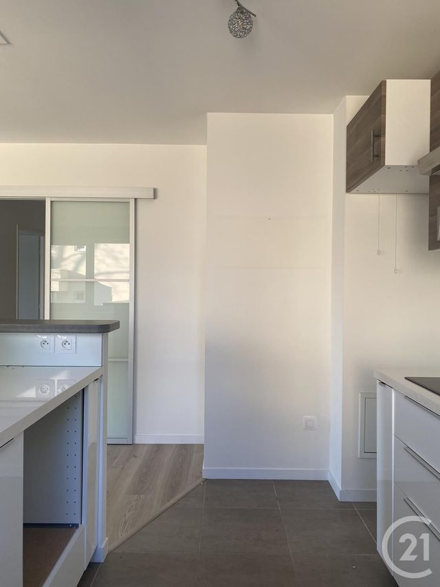 Appartement &agrave; louer - 3 pi&egrave;ces - 63,86 m2 - Avon - 77 - ILE-DE-FRANCE