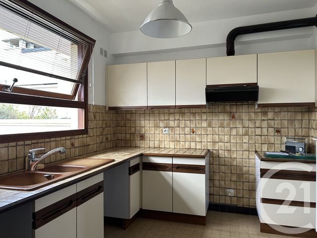 Appartement &agrave; louer - 3 pi&egrave;ces - 78,03 m2 - Fontainebleau - 77 - ILE-DE-FRANCE