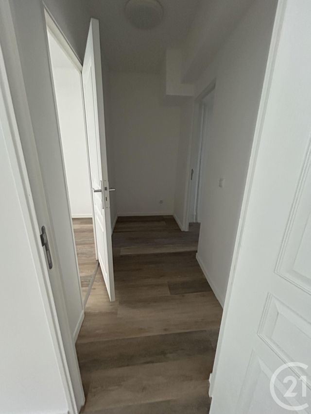 Appartement &agrave; louer - 3 pi&egrave;ces - 65,54 m2 - Melun - 77 - ILE-DE-FRANCE