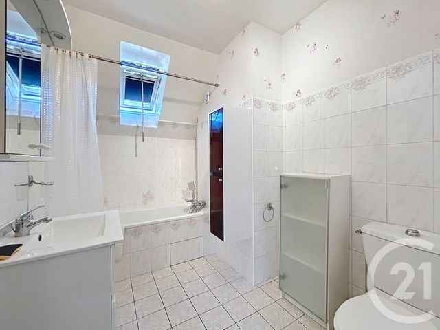 Maison &agrave; louer - 6 pi&egrave;ces - 121,45 m2 - Avon - 77 - ILE-DE-FRANCE