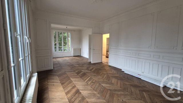 Maison &agrave; louer - 9 pi&egrave;ces - 163,70 m2 - Fontainebleau - 77 - ILE-DE-FRANCE