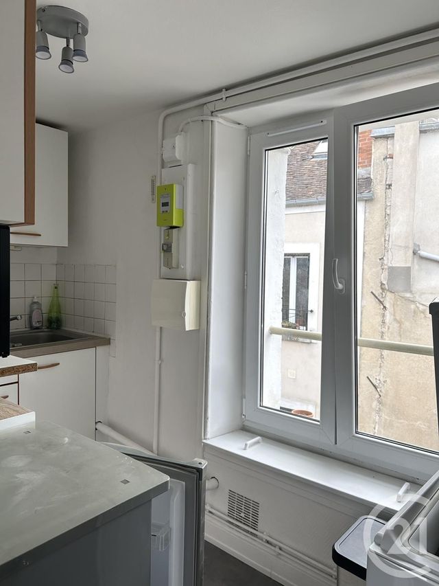 Appartement &agrave; louer - 2 pi&egrave;ces - 29,81 m2 - Fontainebleau - 77 - ILE-DE-FRANCE