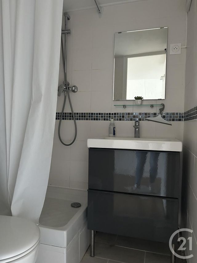 Appartement &agrave; louer - 2 pi&egrave;ces - 29,81 m2 - Fontainebleau - 77 - ILE-DE-FRANCE