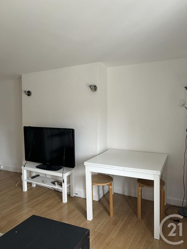 Appartement &agrave; louer - 2 pi&egrave;ces - 29,81 m2 - Fontainebleau - 77 - ILE-DE-FRANCE