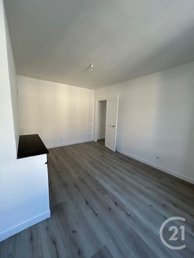 Appartement &agrave; louer - 3 pi&egrave;ces - 69,47 m2 - Fontainebleau - 77 - ILE-DE-FRANCE