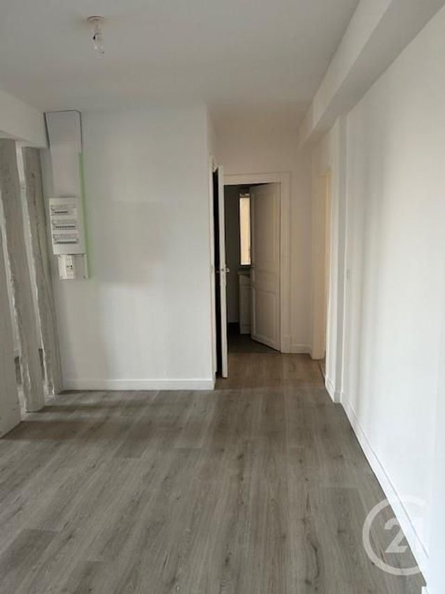 Appartement &agrave; louer - 3 pi&egrave;ces - 69,47 m2 - Fontainebleau - 77 - ILE-DE-FRANCE