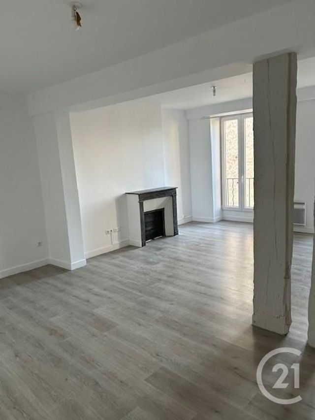 Appartement &agrave; louer - 3 pi&egrave;ces - 69,47 m2 - Fontainebleau - 77 - ILE-DE-FRANCE