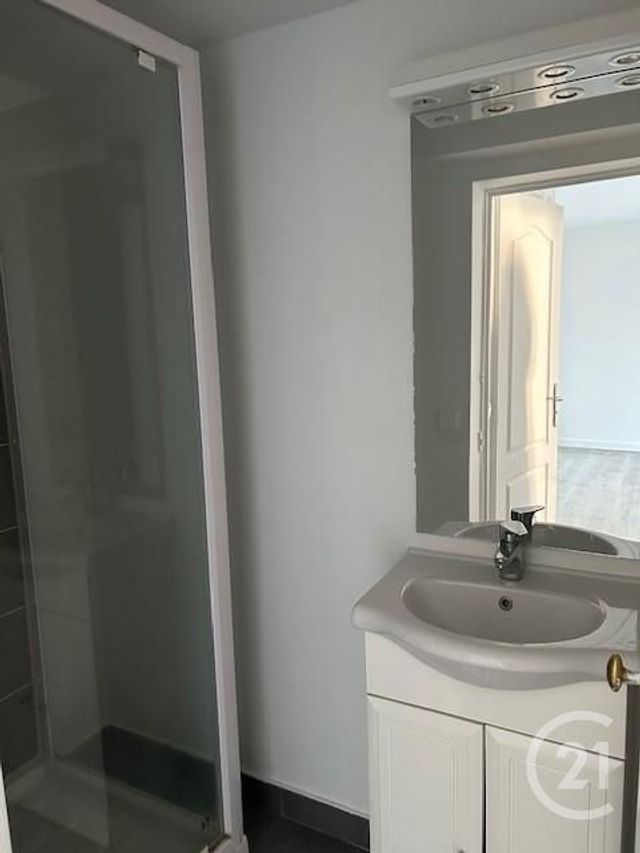 Appartement &agrave; louer - 3 pi&egrave;ces - 69,47 m2 - Fontainebleau - 77 - ILE-DE-FRANCE