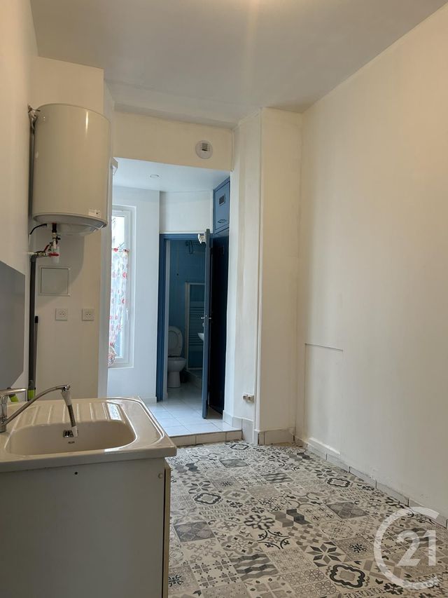 Appartement Studio &agrave; louer - 1 pi&egrave;ce - 28,36 m2 - Fontainebleau - 77 - ILE-DE-FRANCE