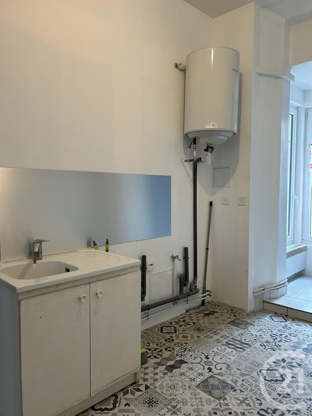 Appartement Studio &agrave; louer - 1 pi&egrave;ce - 28,36 m2 - Fontainebleau - 77 - ILE-DE-FRANCE