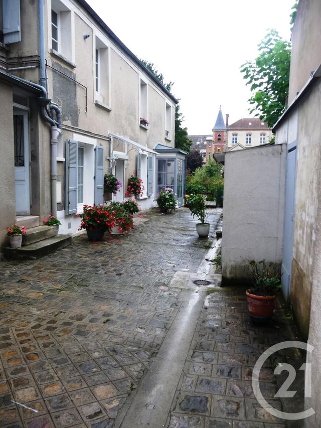 Appartement Studio &agrave; louer - 1 pi&egrave;ce - 28,36 m2 - Fontainebleau - 77 - ILE-DE-FRANCE