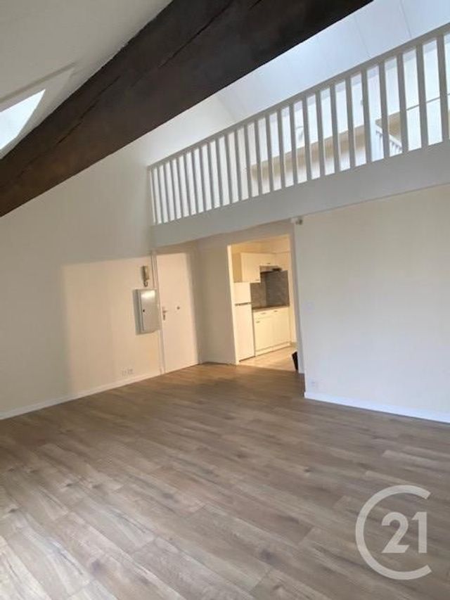 Appartement &agrave; louer - 4 pi&egrave;ces - 66,95 m2 - Fontainebleau - 77 - ILE-DE-FRANCE