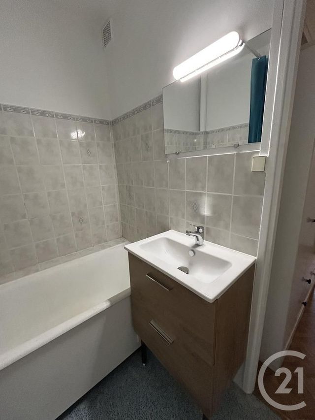 Appartement &agrave; louer - 4 pi&egrave;ces - 61,09 m2 - Avon - 77 - ILE-DE-FRANCE