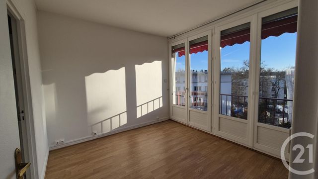 Appartement 2 pièces &agrave; louer - 2 pi&egrave;ces - 42,12 m2 - Fontainebleau - 77 - ILE-DE-FRANCE